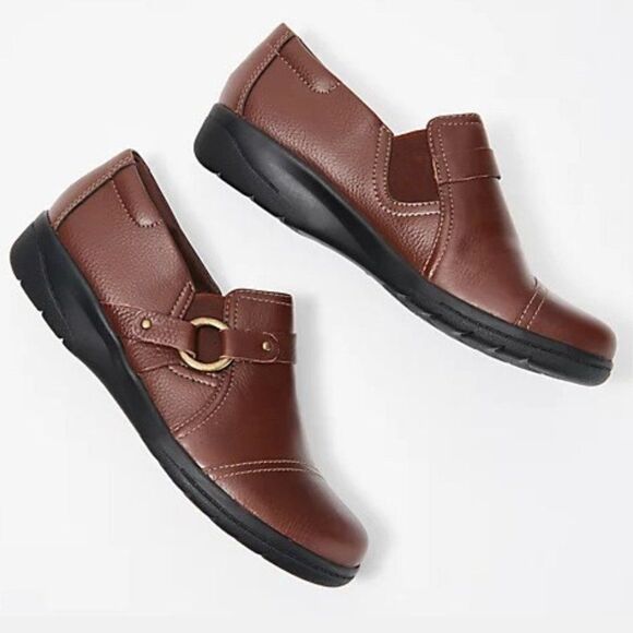 Clarks Women's Cheyn Fame Leather Slip-On Shoes - 6M - Picture 1 of 10